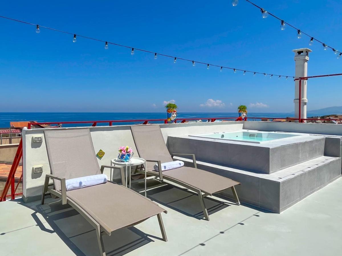 Duca D'Aosta Terrace, Skypool & Sauna アックエドルチ エクステリア 写真
